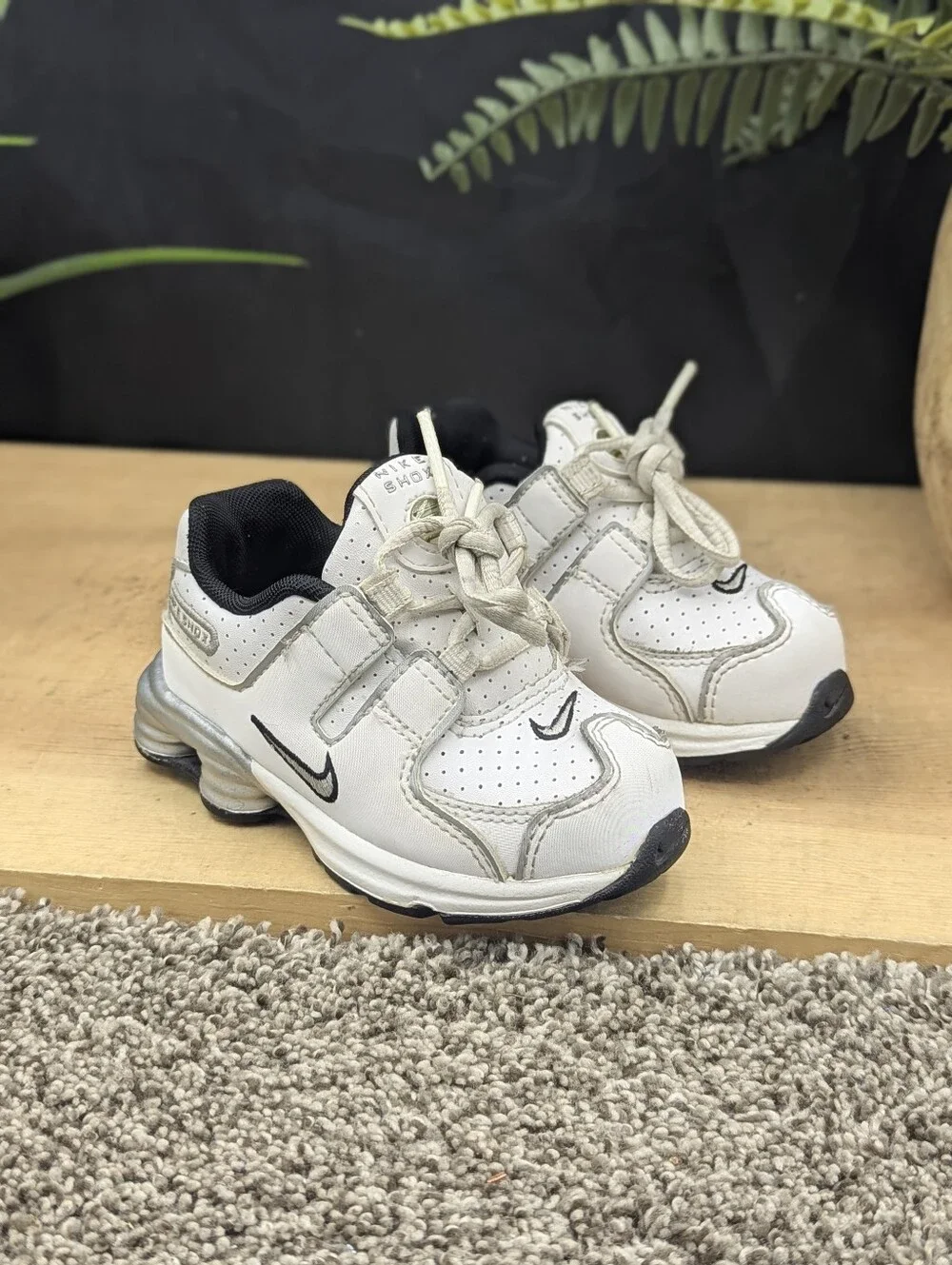 Nike Shox NZ Plus Lace-up Leather Baby Size 6C Casual Classic Walking Shoes